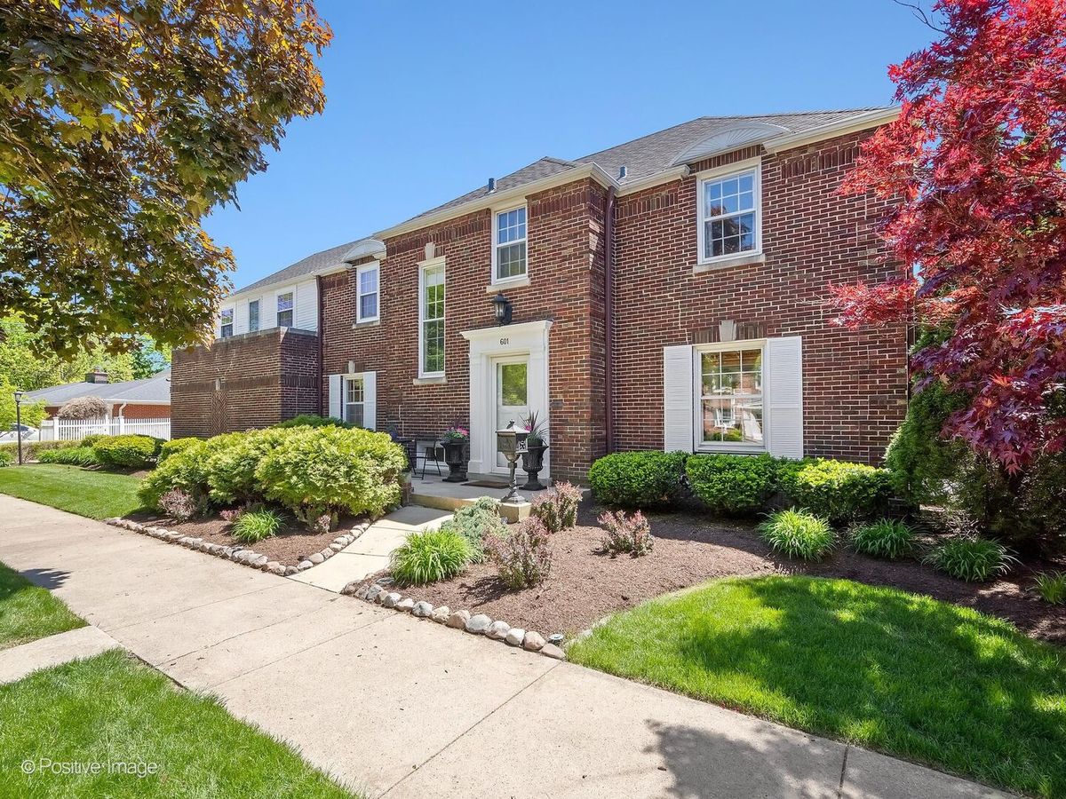 601 S Brainard Avenue, La Grange, IL 60525