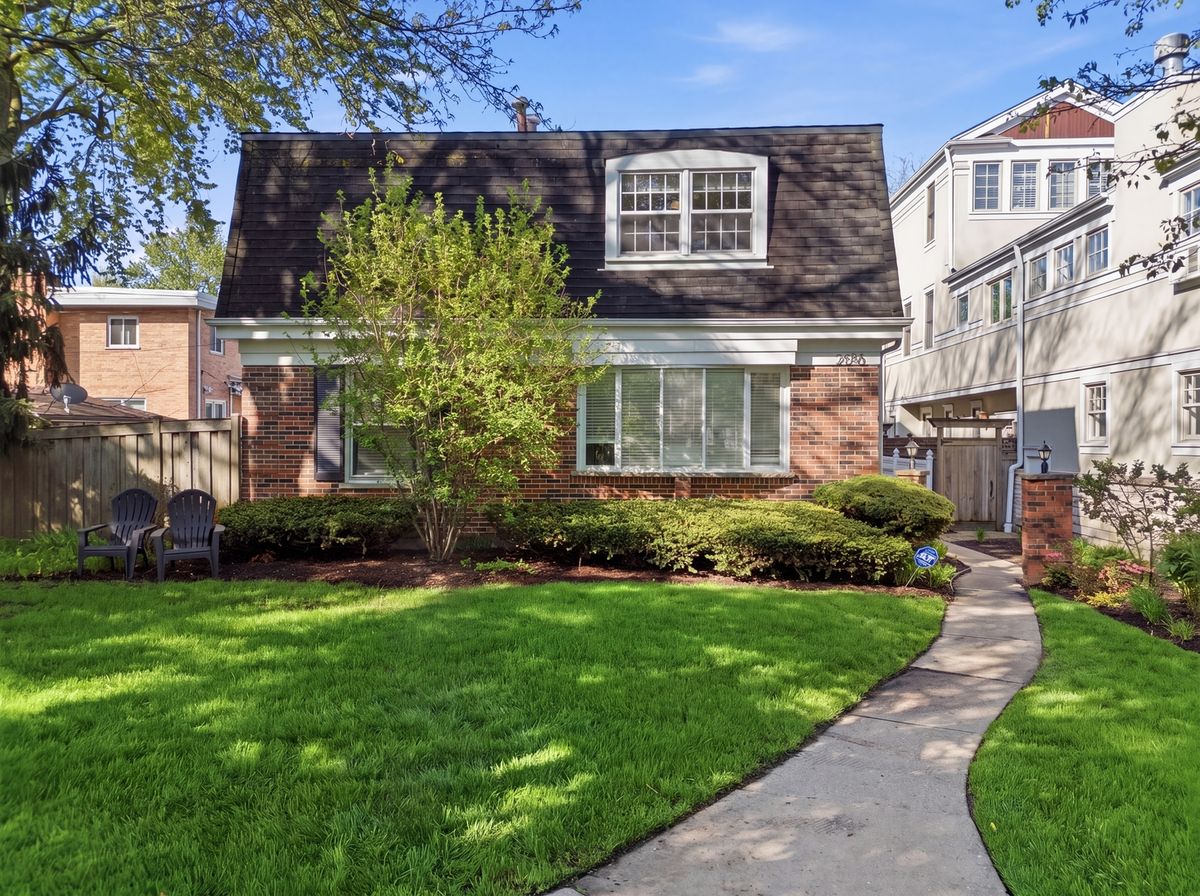 2666 Prairie Avenue, Evanston, IL 60201