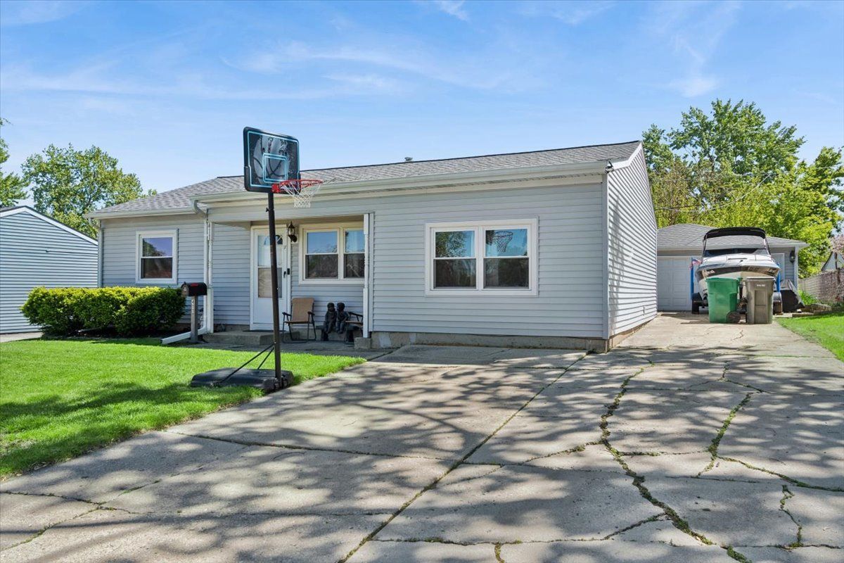 411 Tallman Avenue, Romeoville, IL 60446