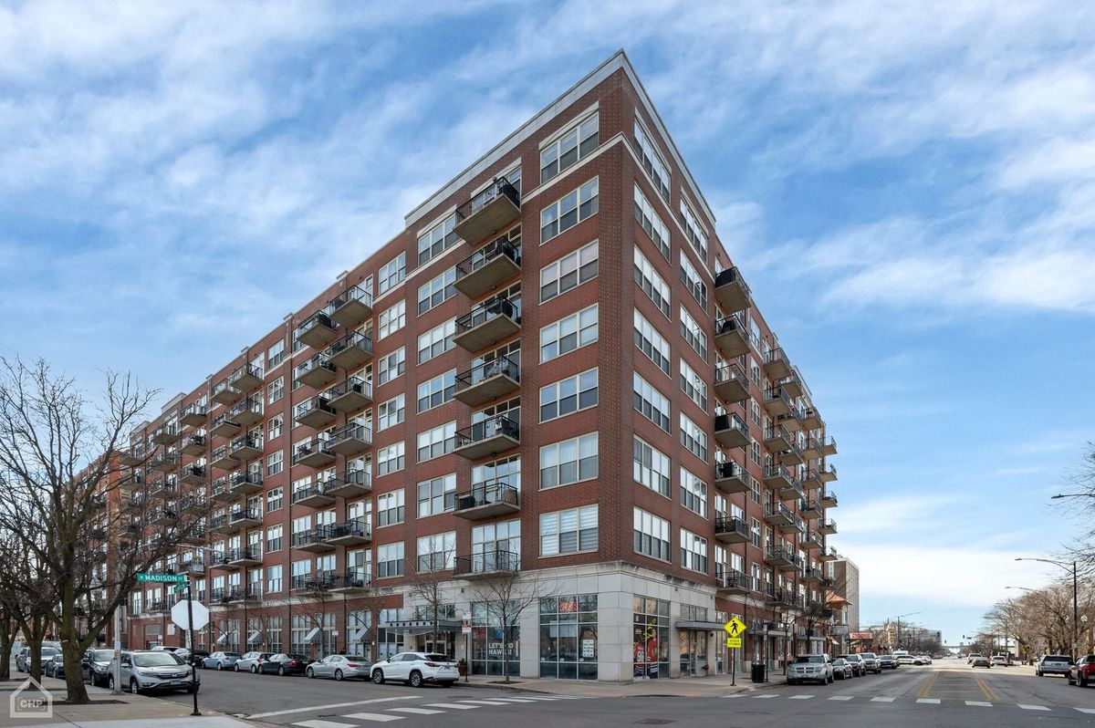 6 Laflin Street, Chicago, IL 60607