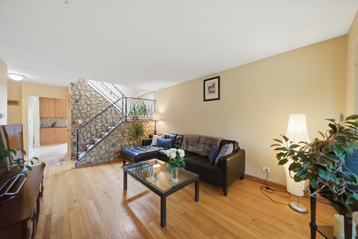 2537 Oak Street, Franklin Park, IL 60131