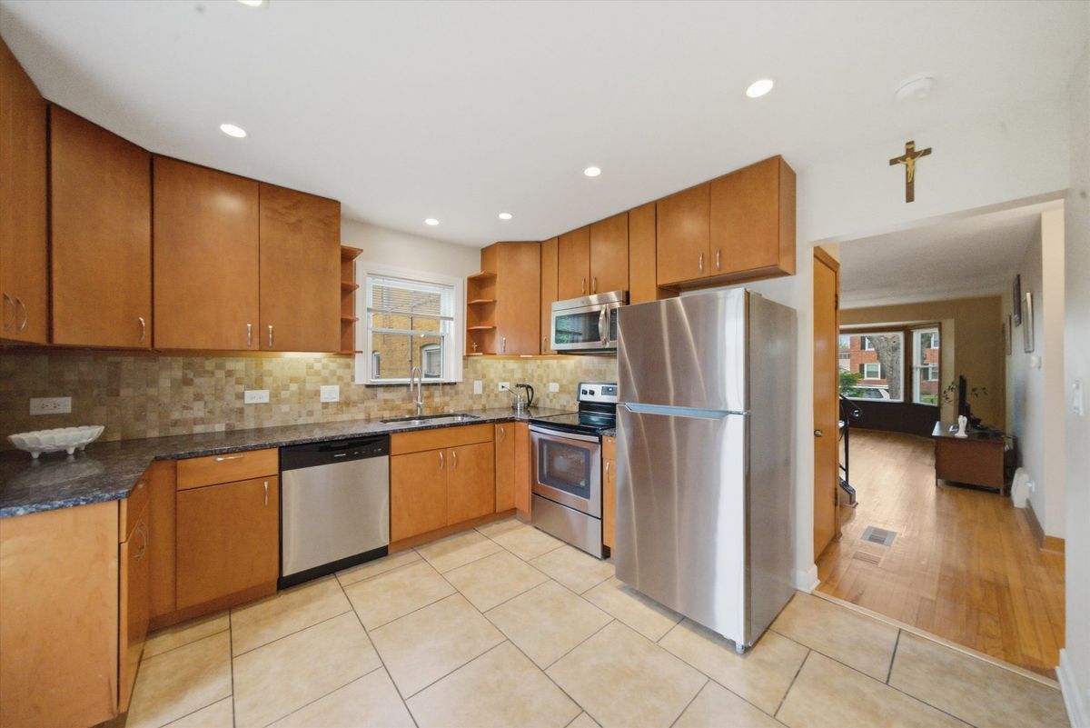 2537 Oak Street, Franklin Park, IL 60131