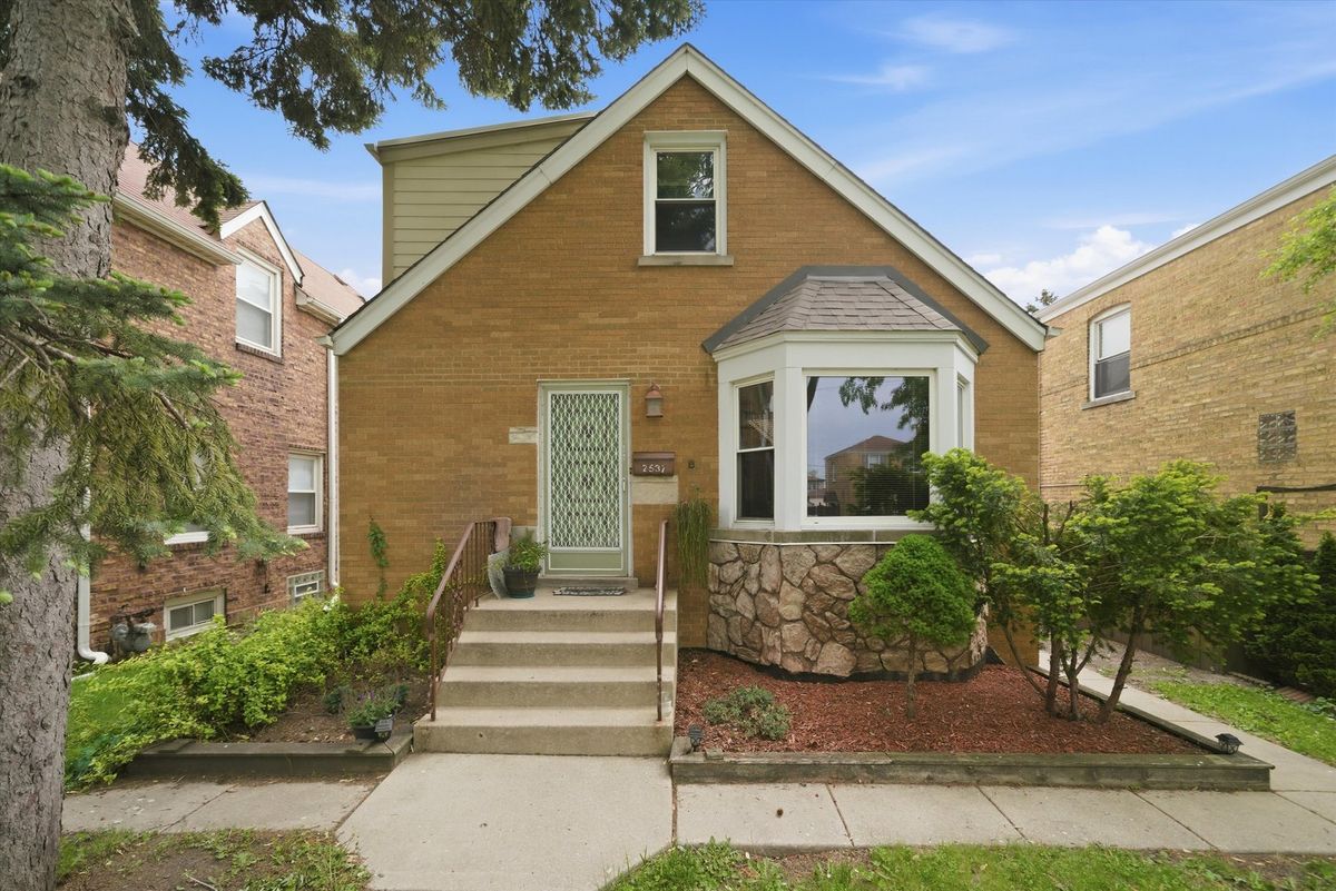 2537 Oak Street, Franklin Park, IL 60131
