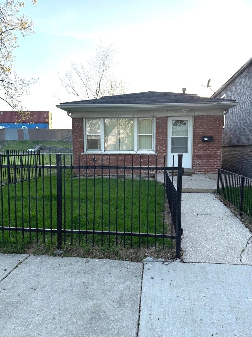 4764 Shields Avenue, Chicago, IL 60609