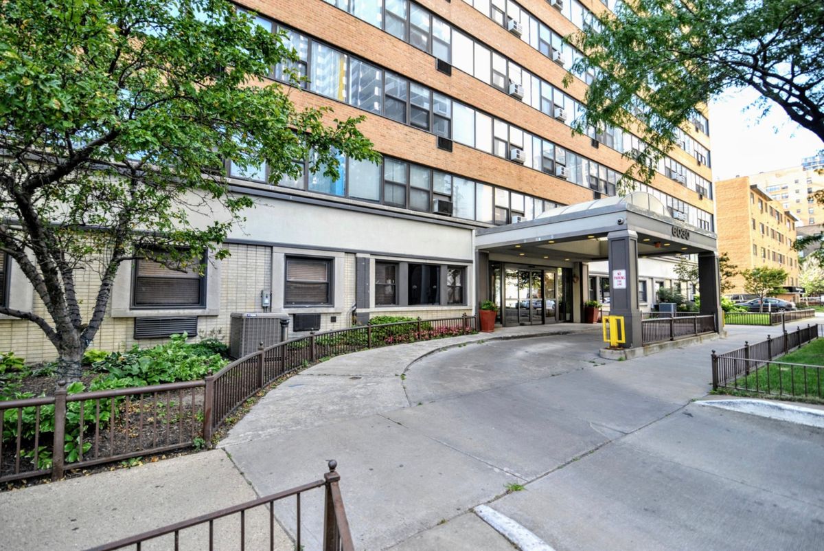6030 SHERIDAN Road, Chicago, IL 60660
