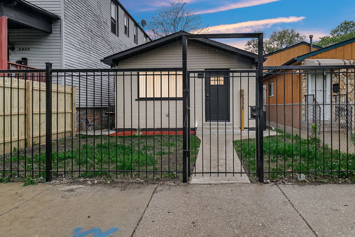 6420 Winchester Avenue, Chicago, IL 60636