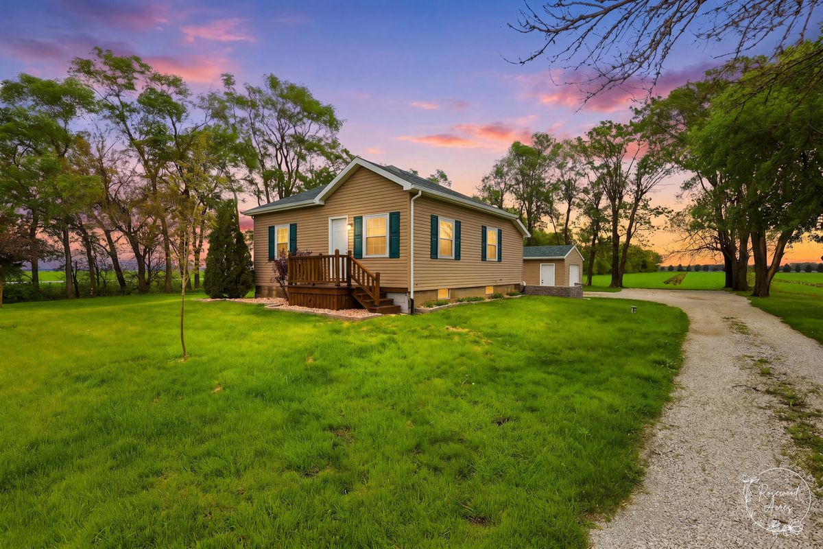 3029 8500 E Road, St. Anne, IL 60964