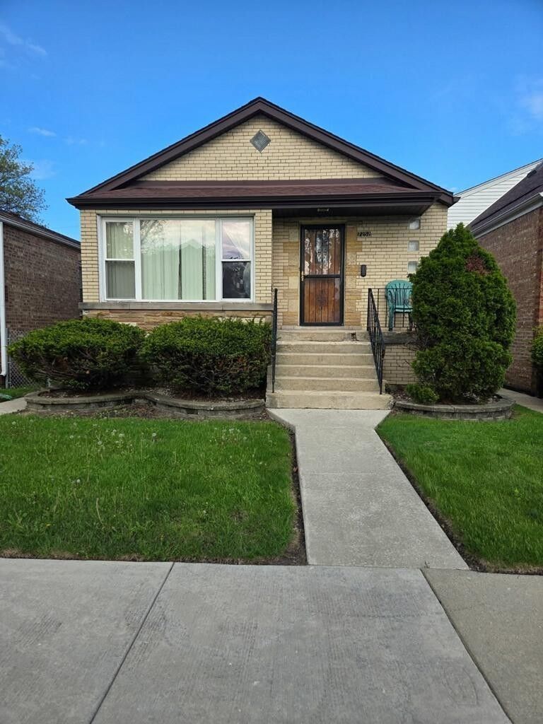 7252 S Francisco Avenue — Chicago, IL 60629