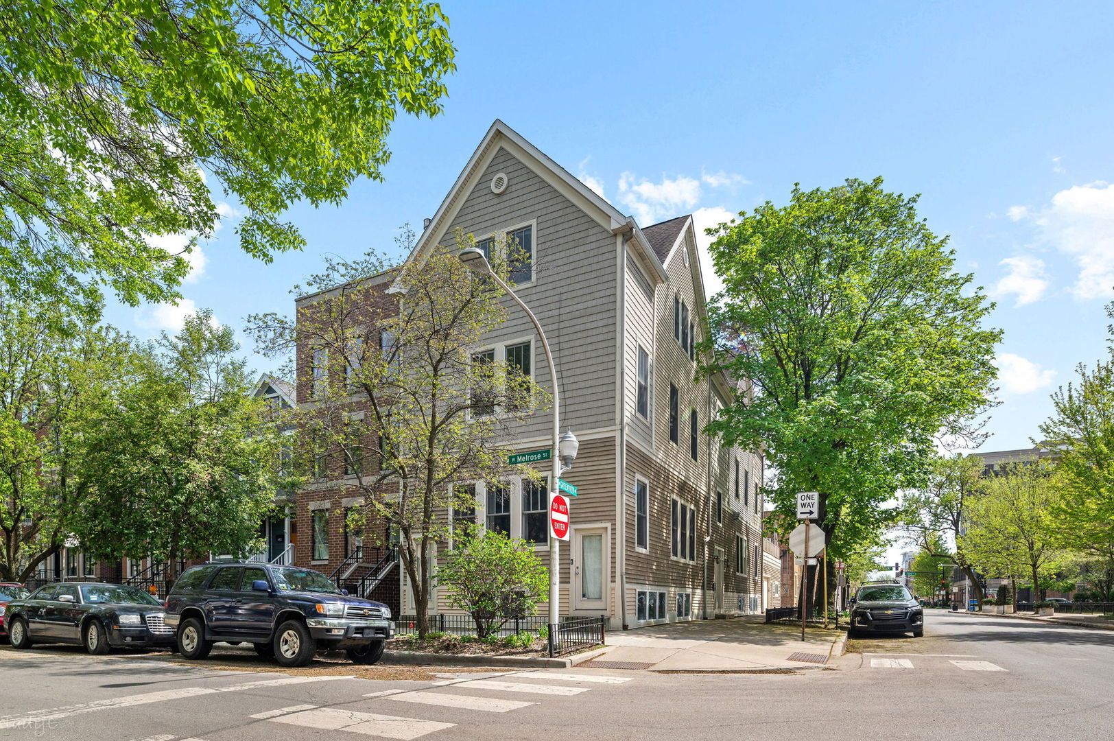 1459 W MELROSE Street #1S — Chicago, IL 60657