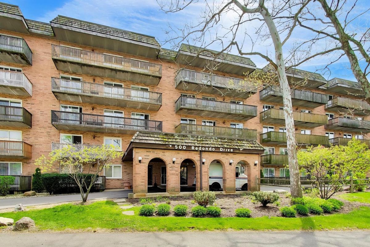 500 Redondo Drive, Downers Grove, IL 60516