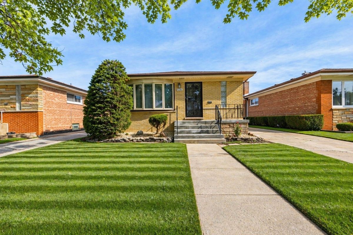 4236 78TH Street, Chicago, IL 60652