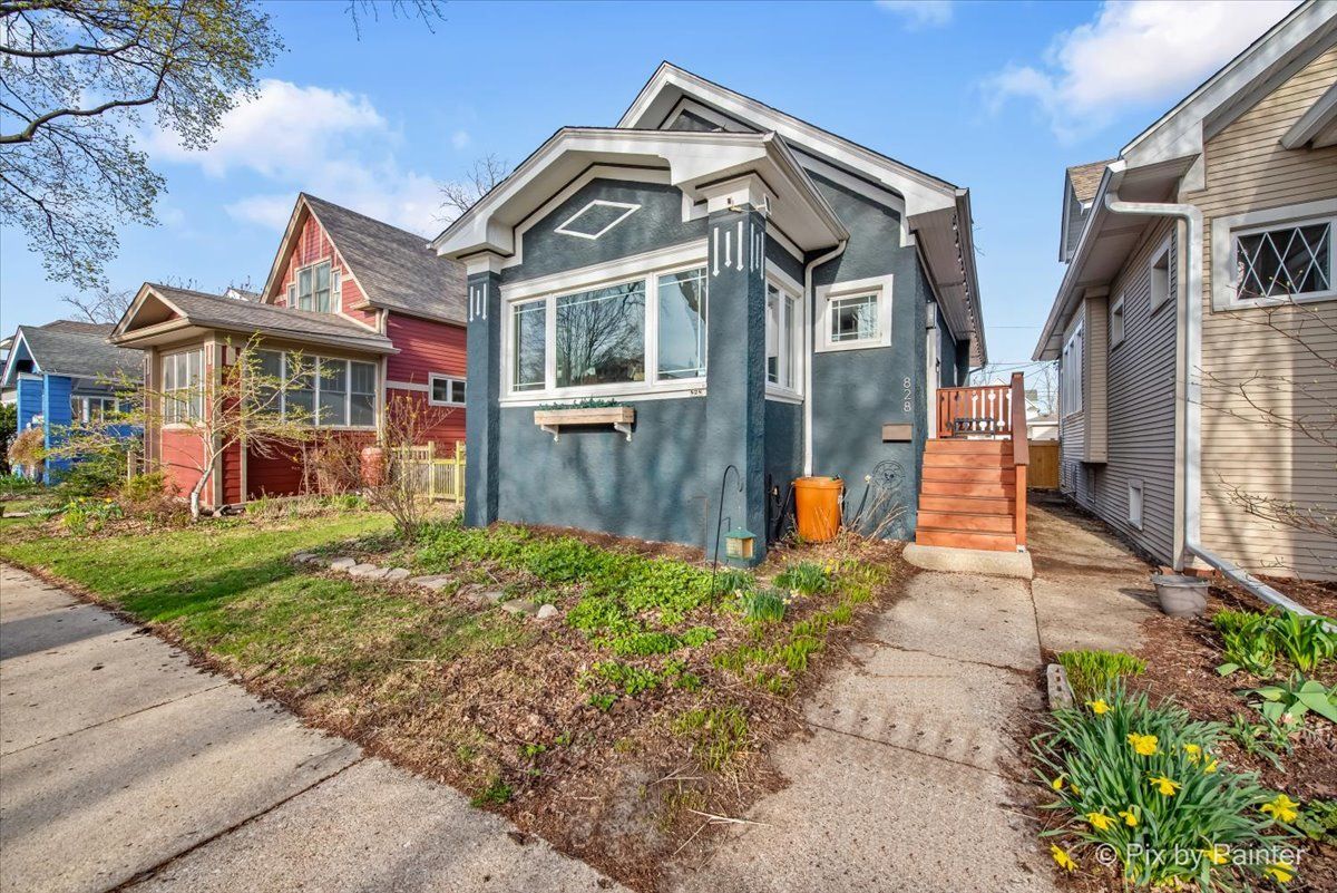 828 Taylor Avenue, Oak Park, IL 60304