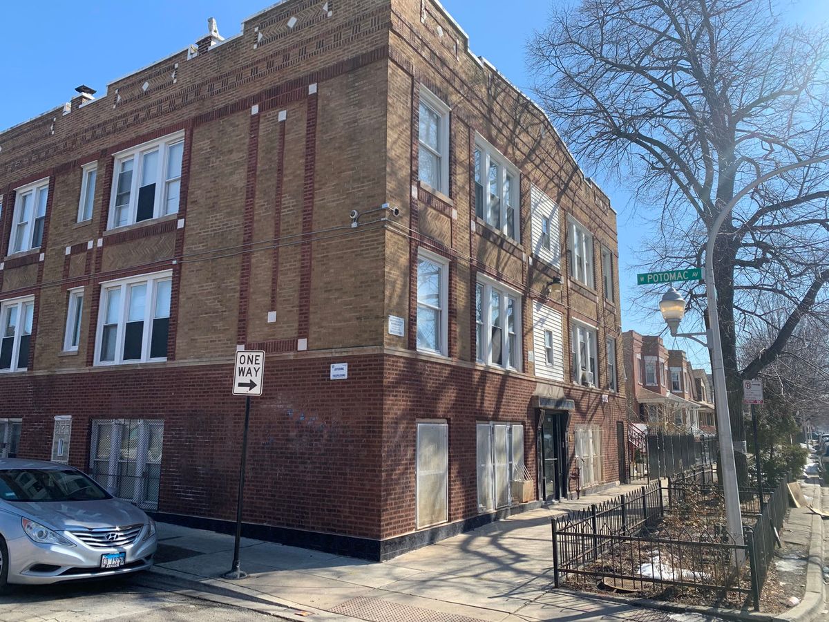 3915 Potomac Avenue, Chicago, IL 60651