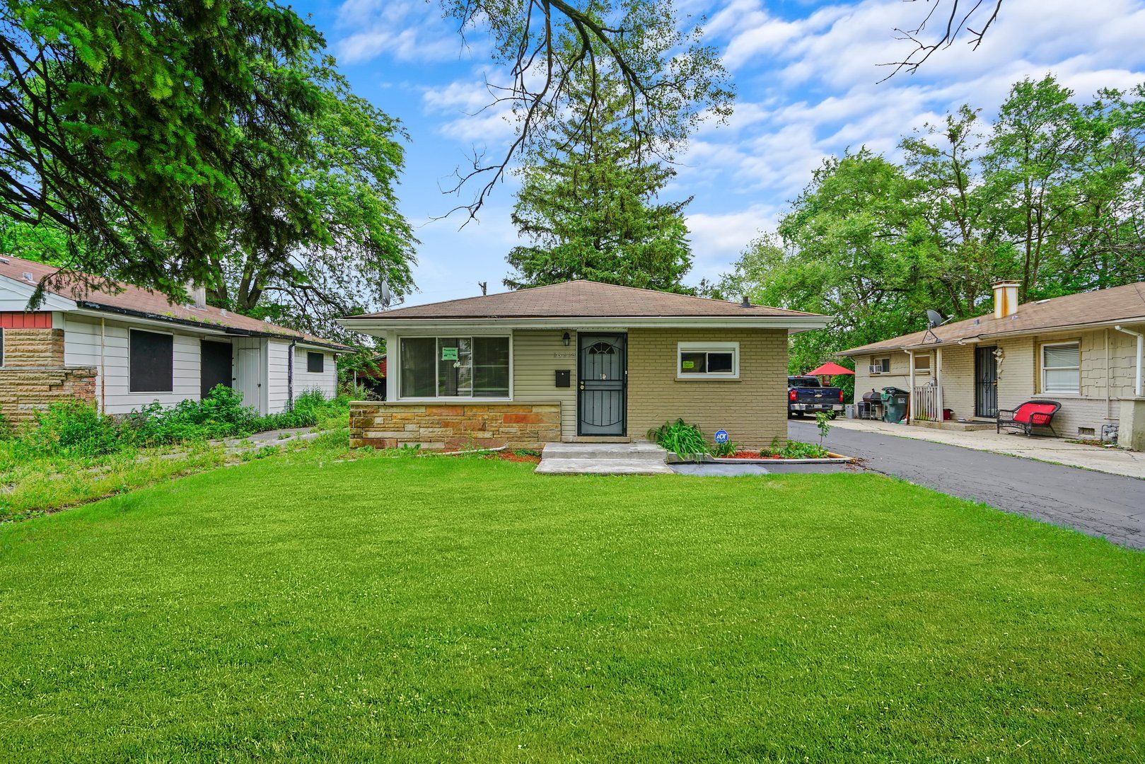16125 Marshfield Avenue — Markham, IL 60428