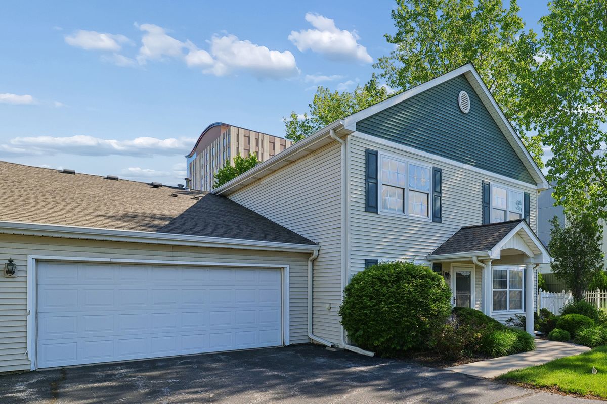 904 Garden Lane, Homewood, IL 60430