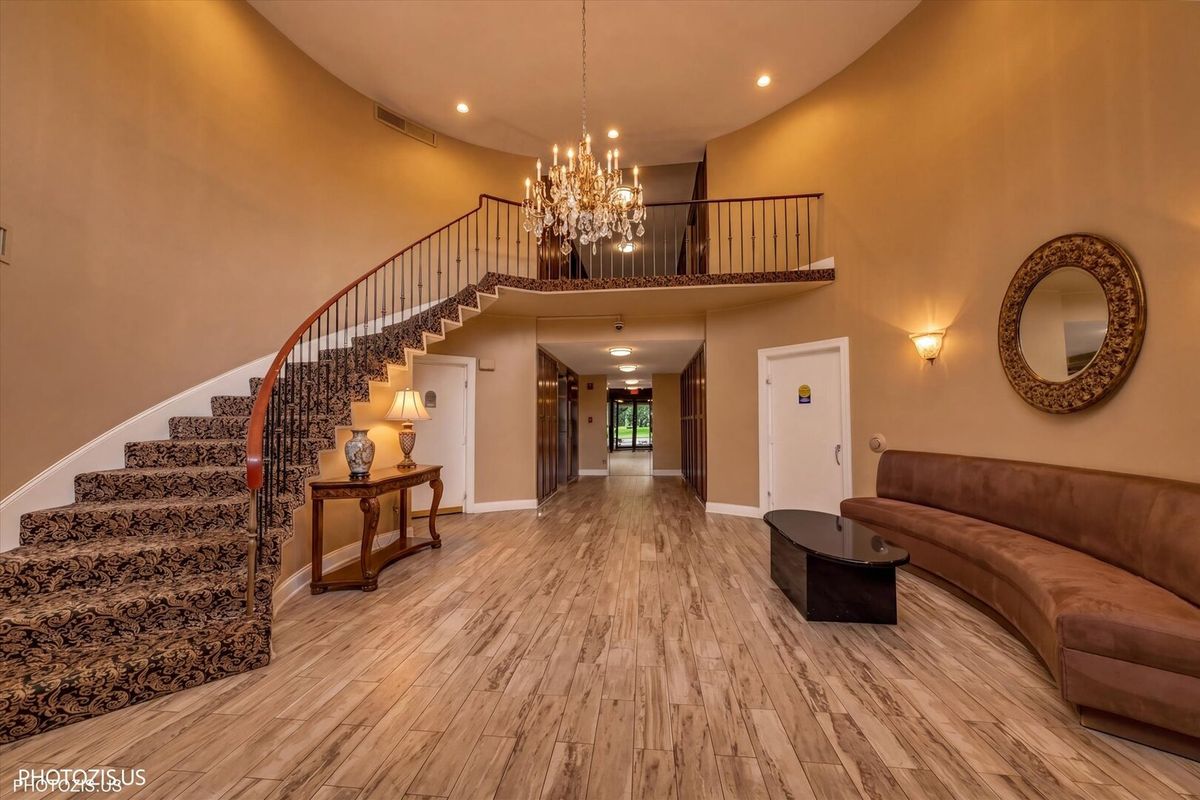 190 S Wood Dale Road #1003, Wood Dale, IL 60191