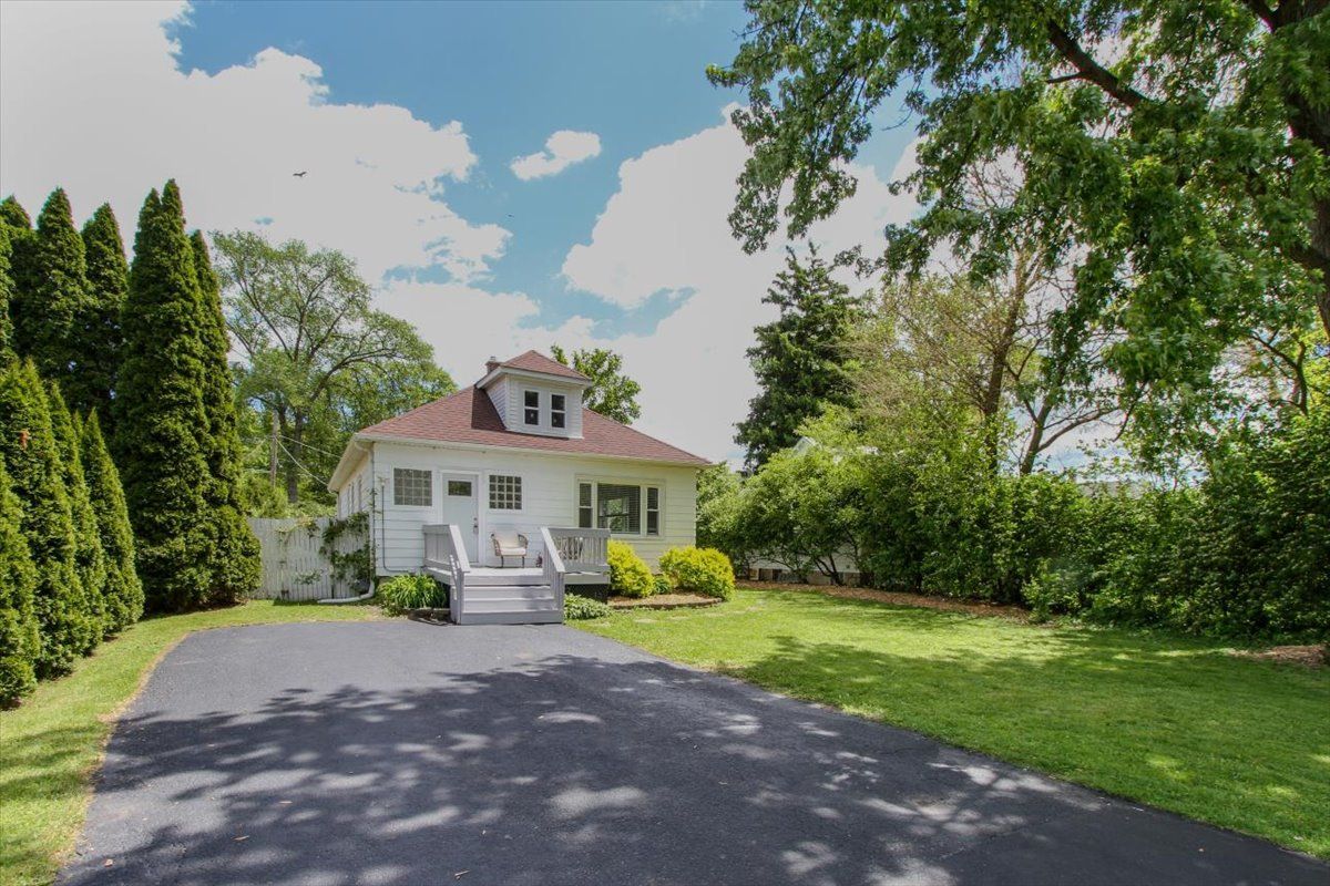 4507 Dorset Avenue — Lisle, IL 60532