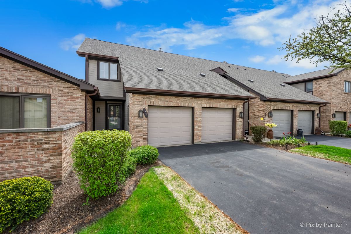 1751 Pebble Beach Drive, Hoffman Estates, IL 60169