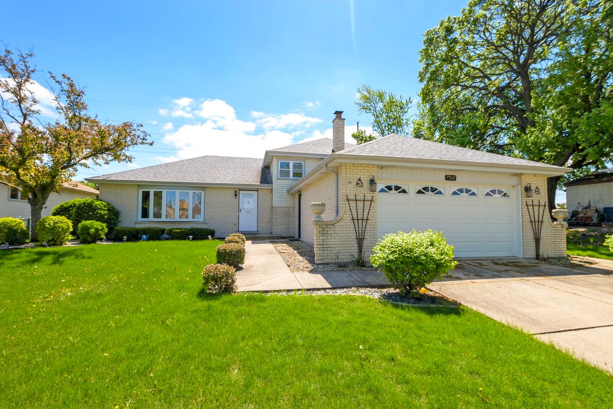 7745 Woodstock Drive, Tinley Park, IL 60477