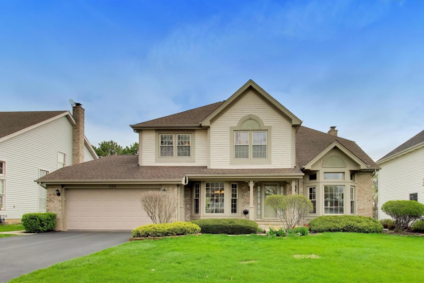 135 Corsaire Lane — Schaumburg, IL 60173