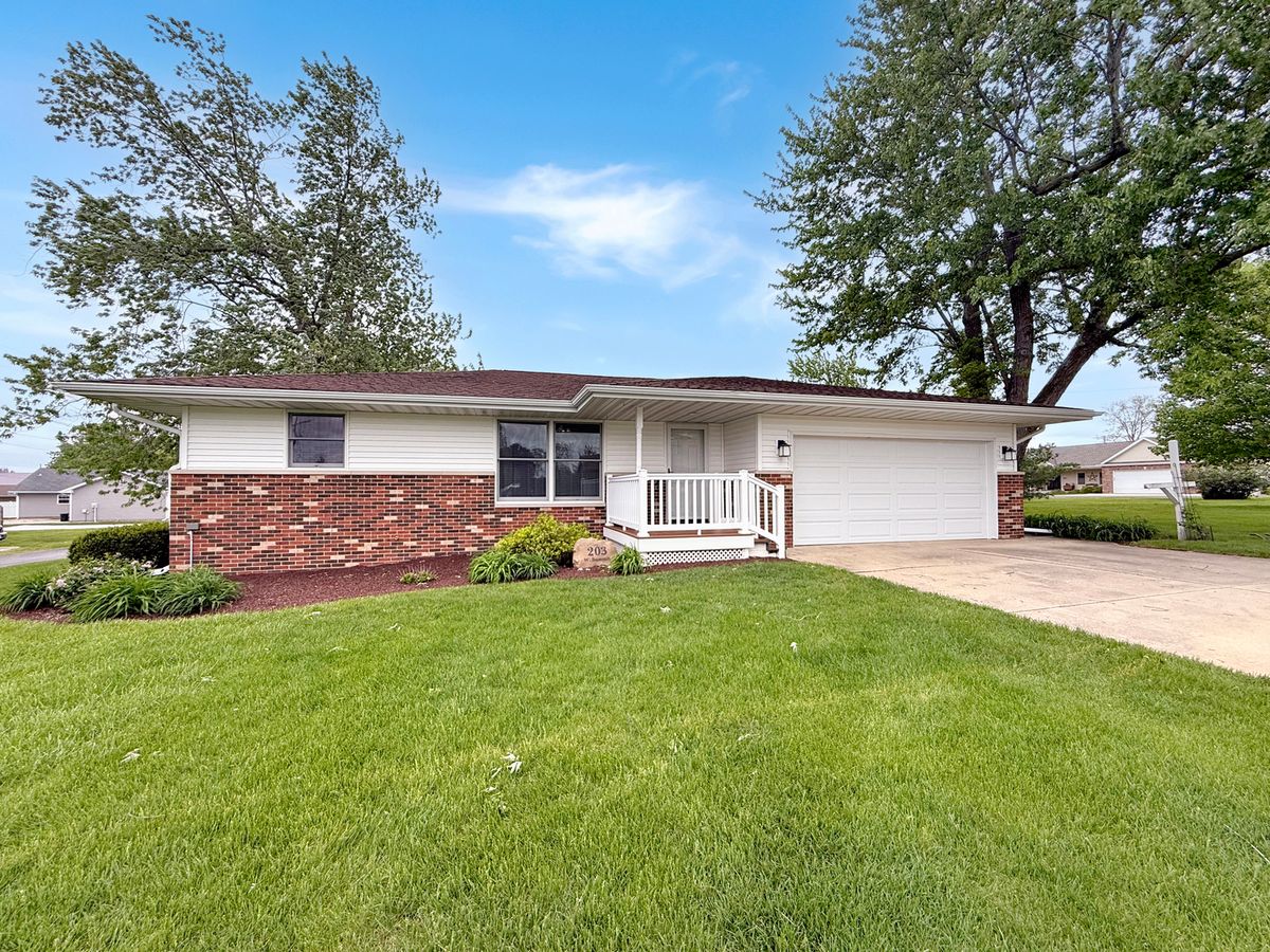203 Summit Street, Gifford, IL 61847