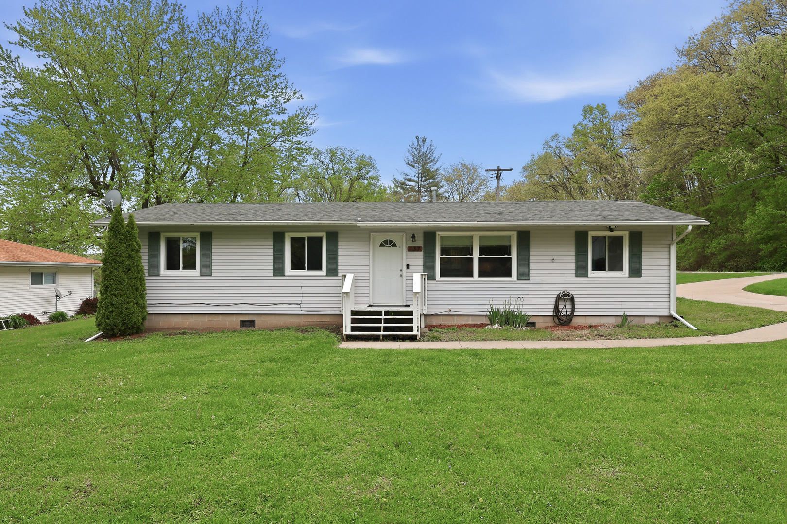 137 E 7th Street — Coal Valley, IL 61240
