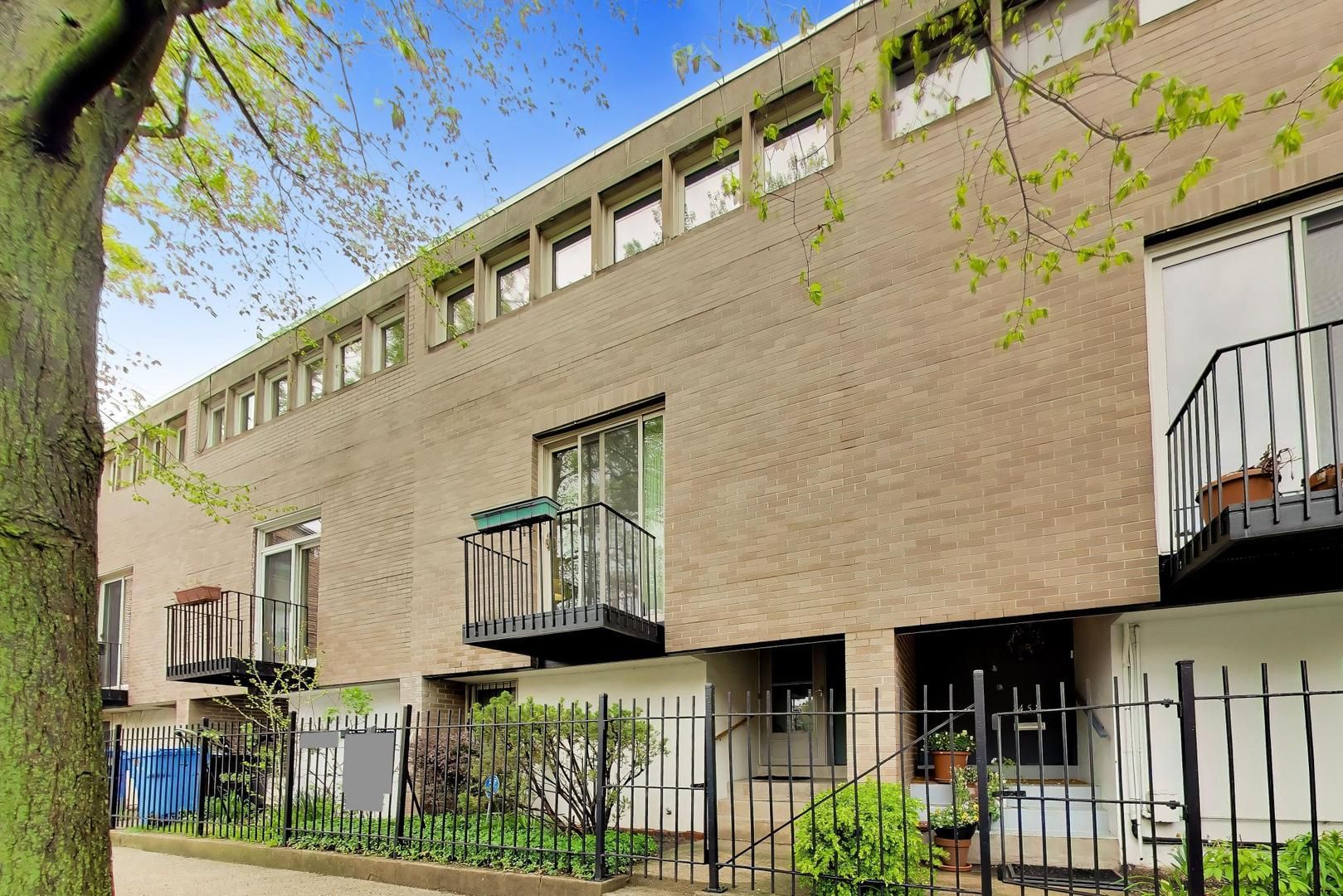1456 E Park Place — Chicago, IL 60637