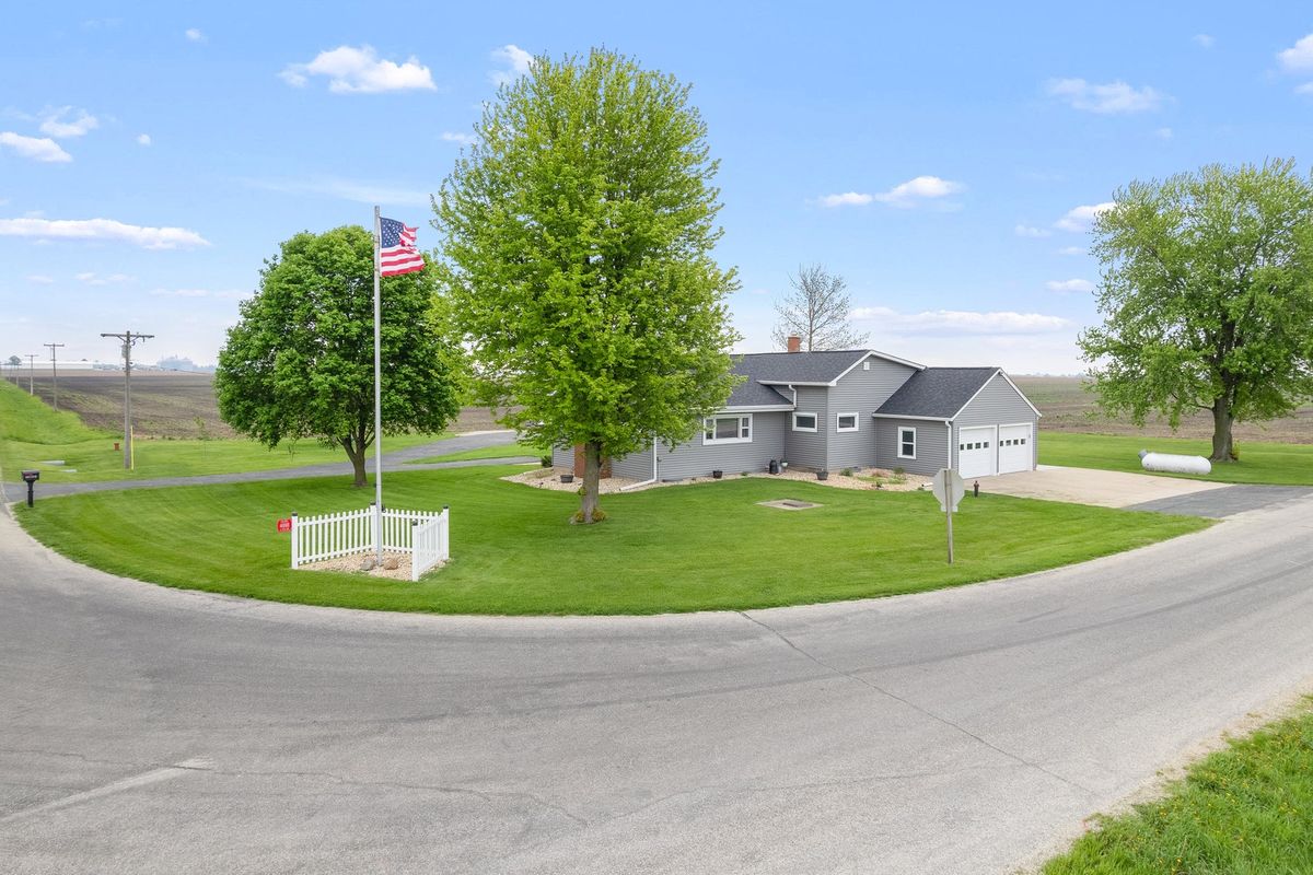 4698 17th. Road, Leland, IL 60531