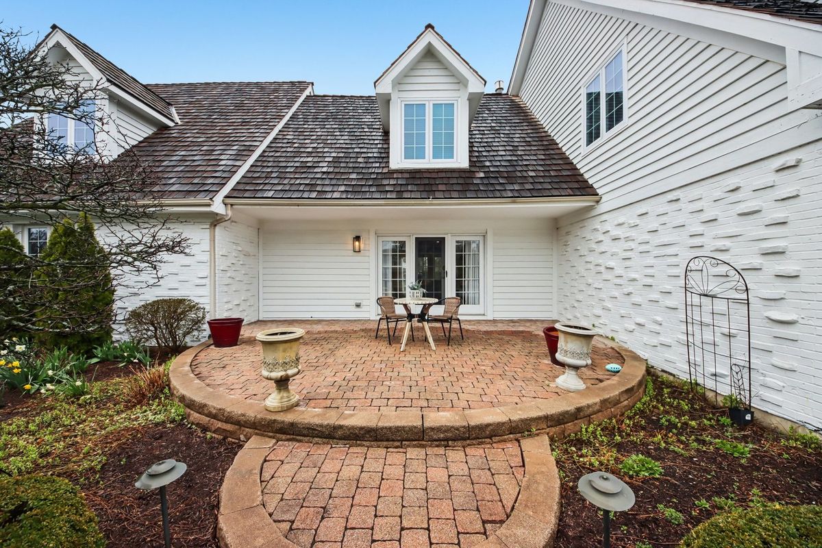 1980 Clover Drive, Inverness, IL 60067