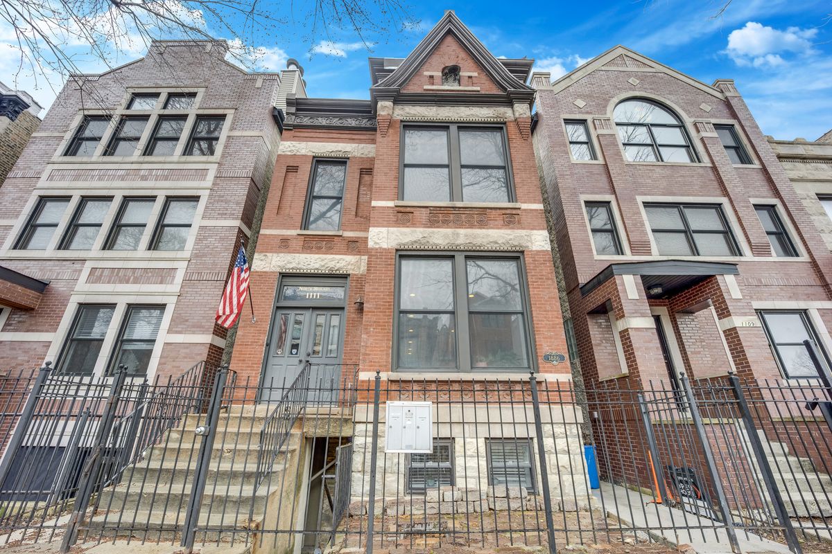 1111 Mozart Street, Chicago, IL 60622