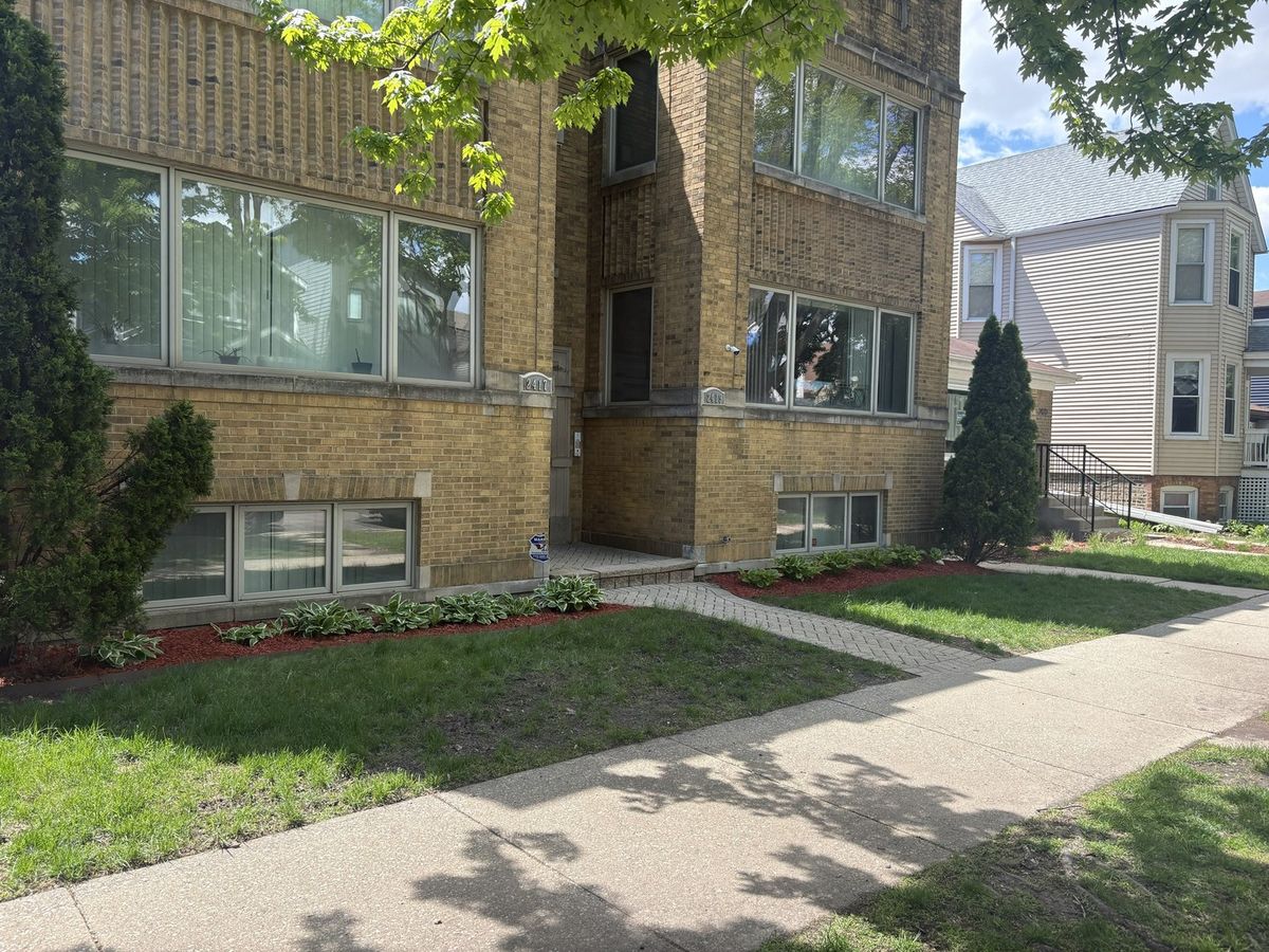 2419 Hutchinson Street, Chicago, IL 60618