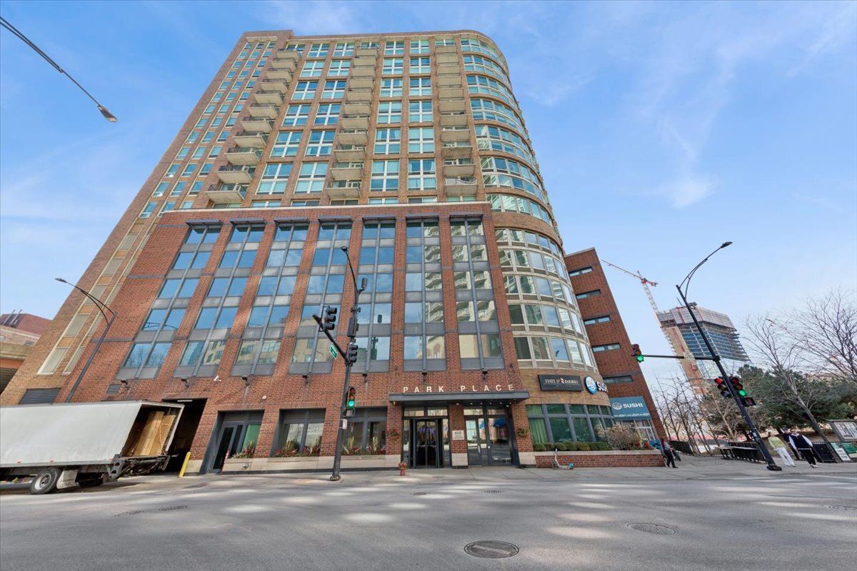 600 Kingsbury Street, Chicago, IL 60654