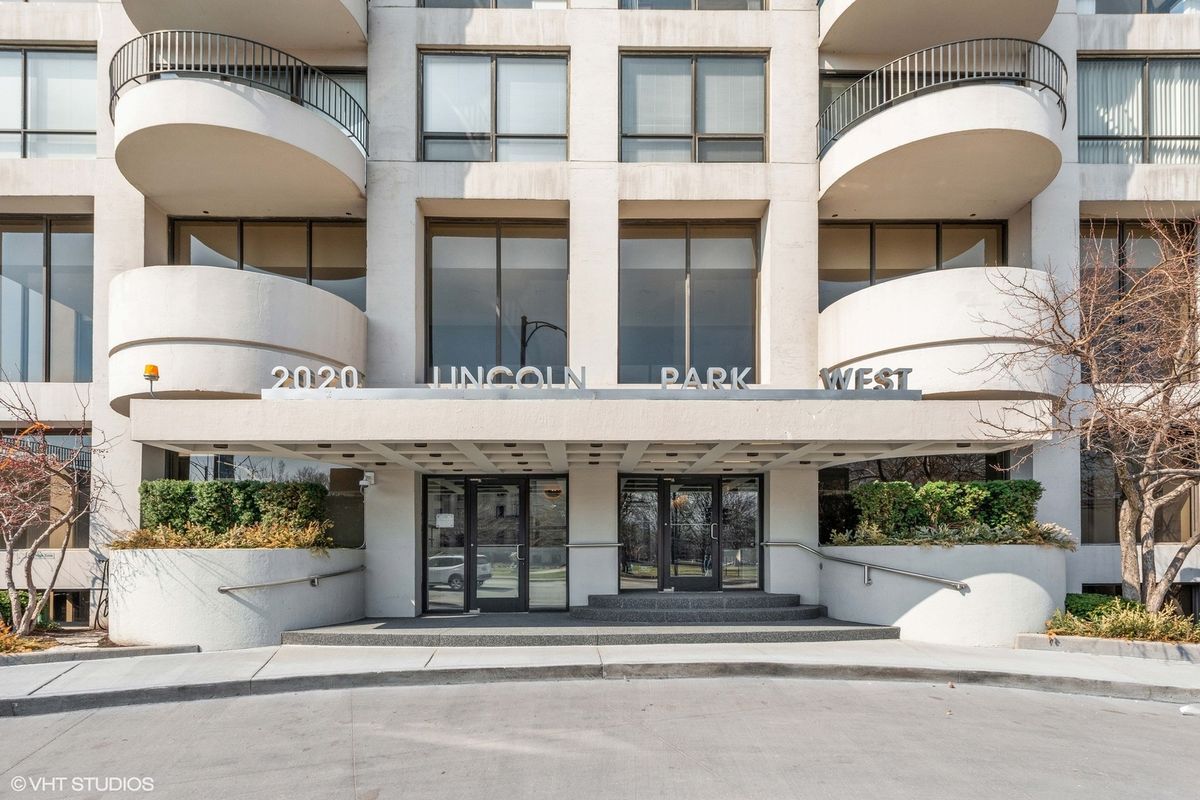 2020 Lincoln Park West, Chicago, IL 60614