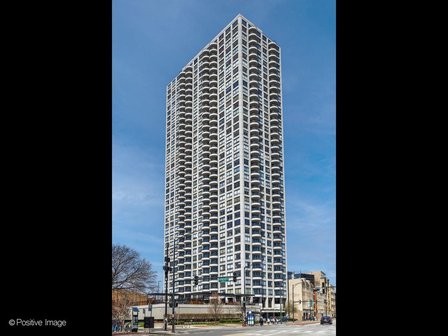 2020 N Lincoln Park West #4M — Chicago, IL 60614