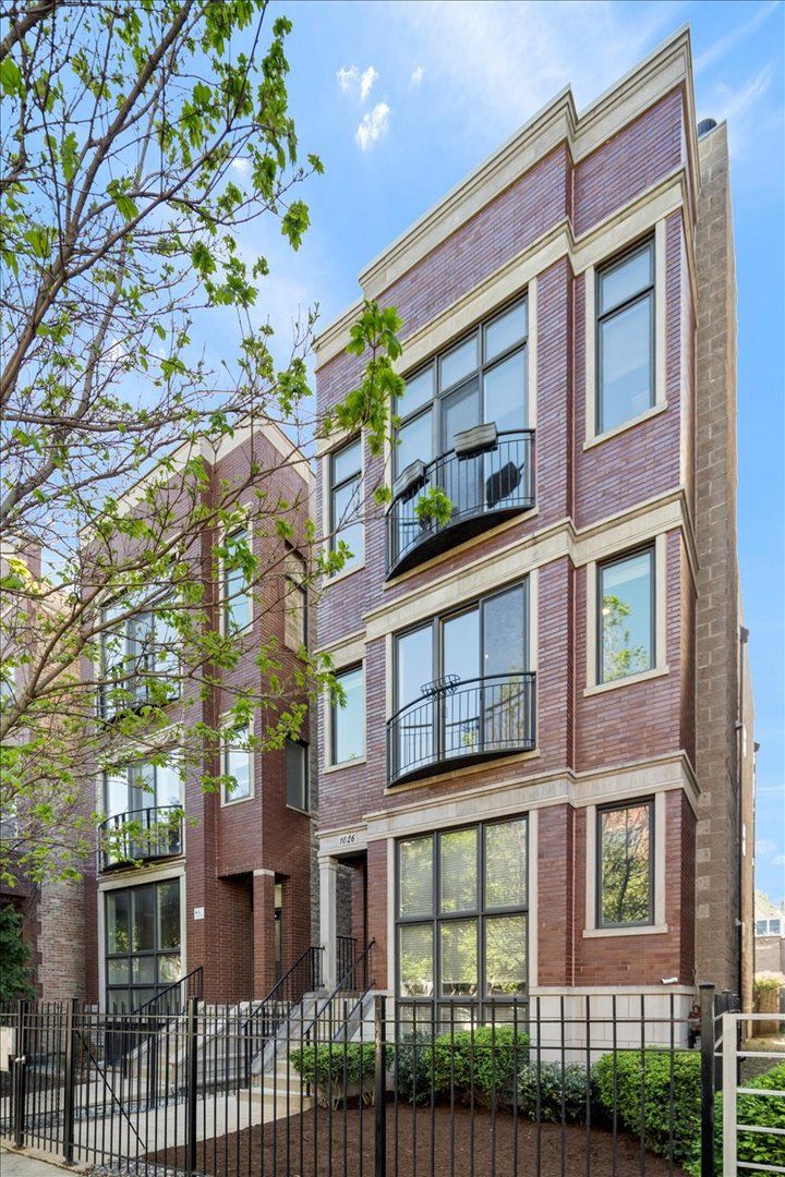 1026 N HERMITAGE Avenue #2 — Chicago, IL 60622