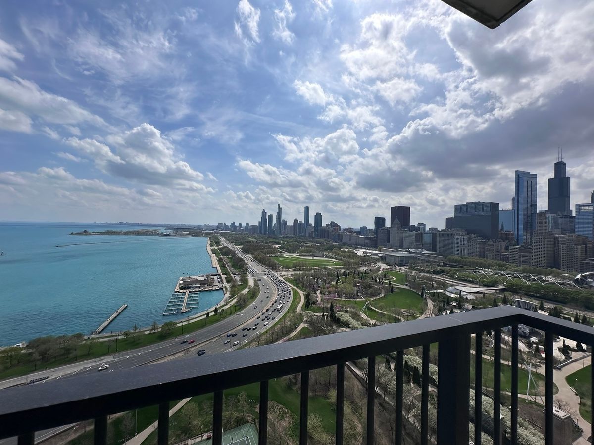 400 Randolph Street, Chicago, IL 60601