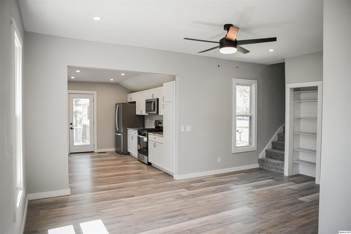 113 W 4th, Golden, IL 62339