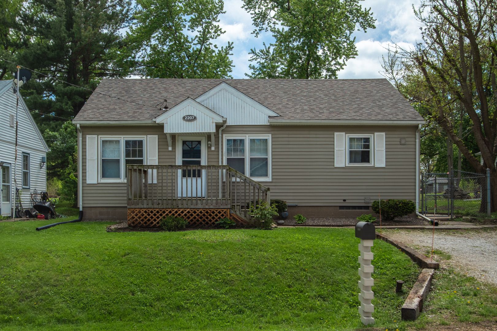 2207 W 51st Street — Davenport, IA 52806