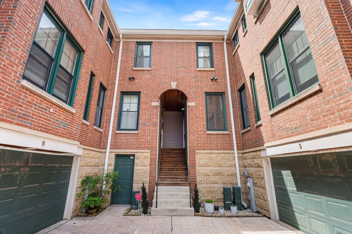 2140 Winchester Avenue, Chicago, IL 60614