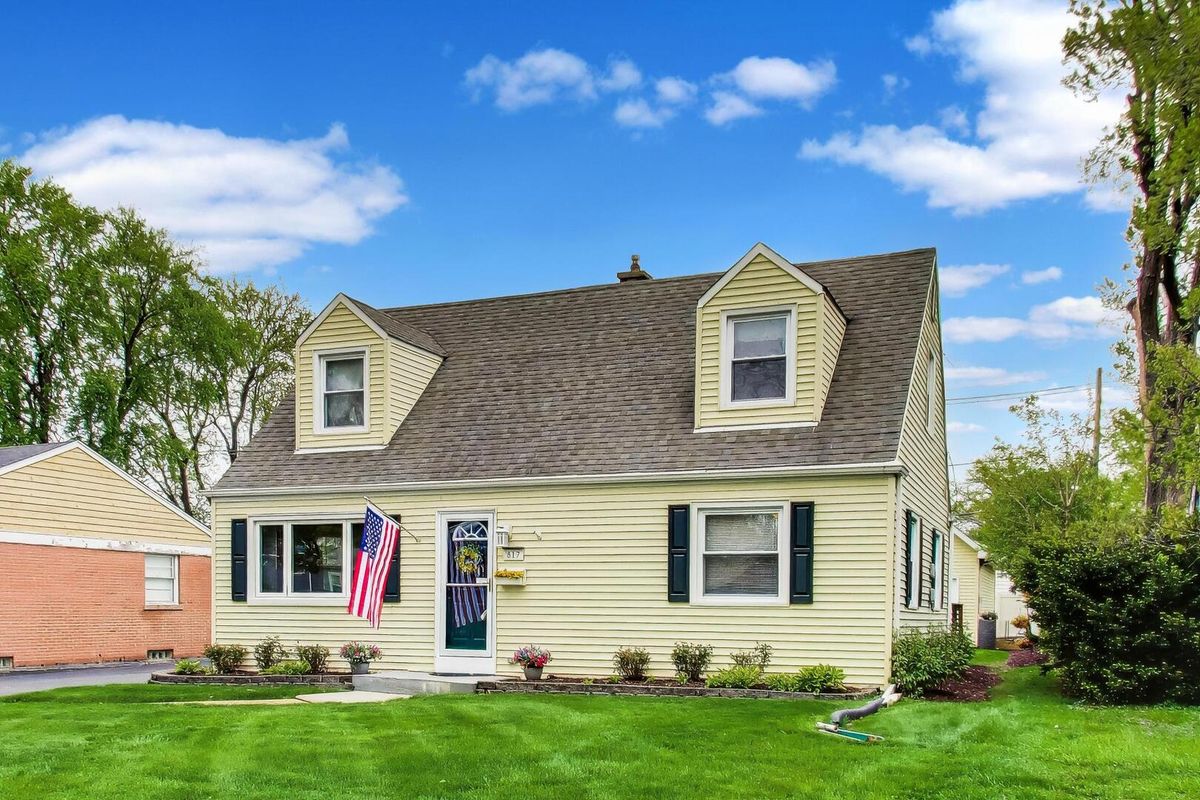 817 Spring Road, Elmhurst, IL 60126