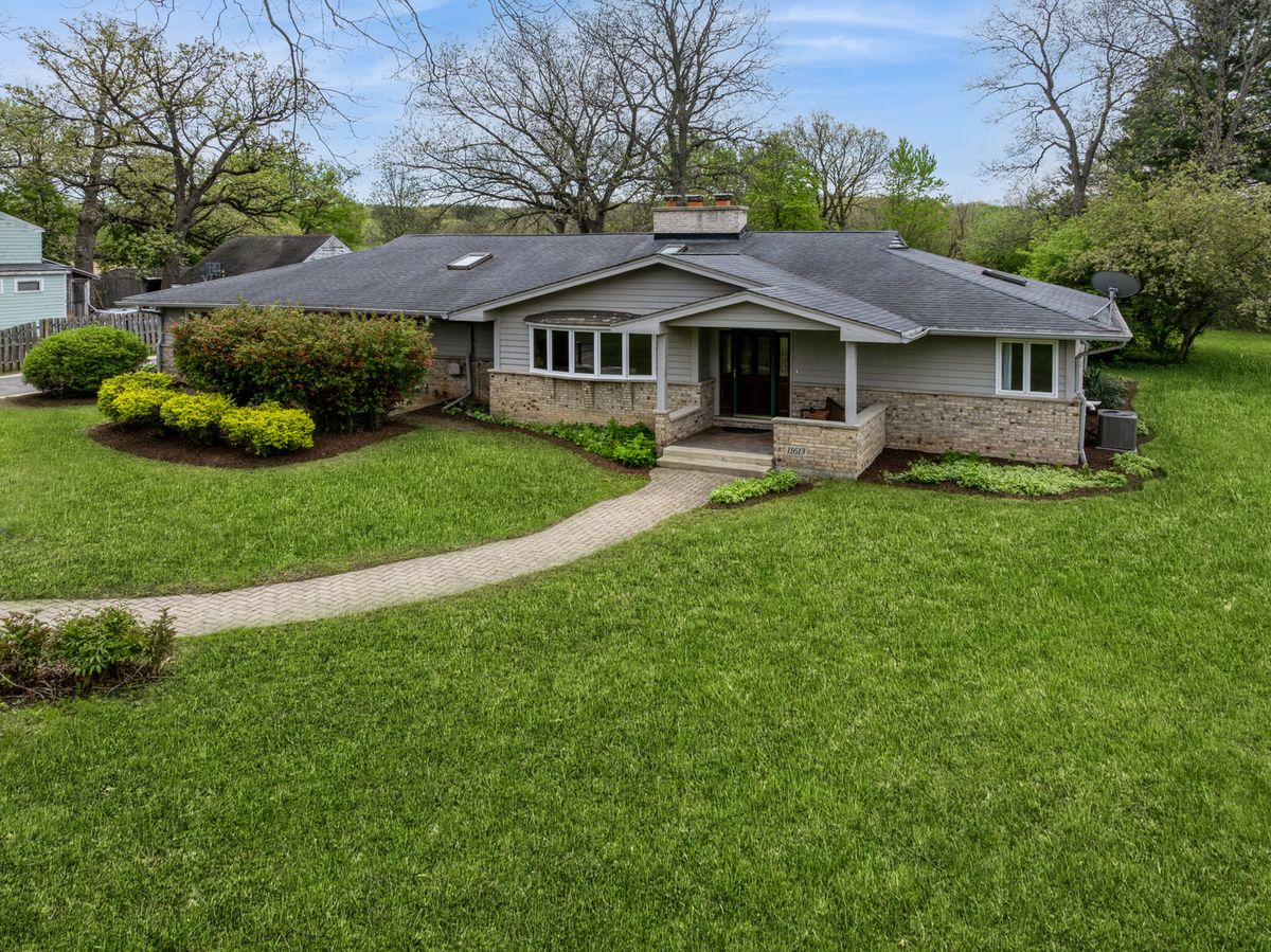11613 Country Club Road, Woodstock, IL 60098