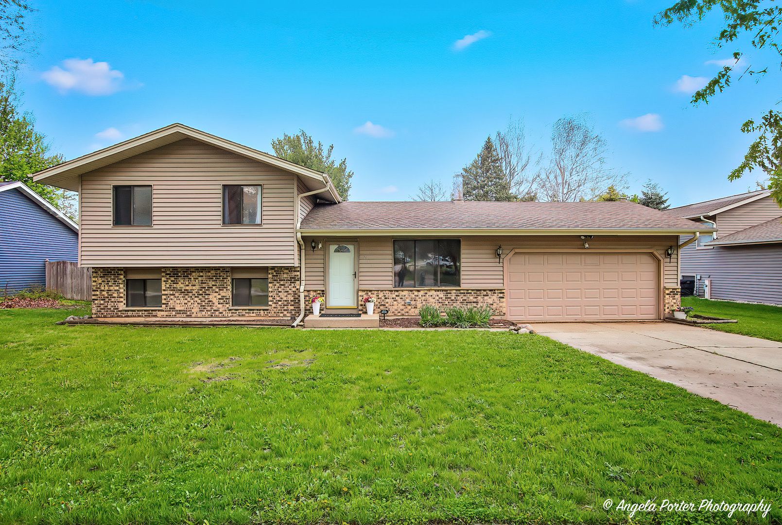 213 Windridge Drive — McHenry, IL 60050