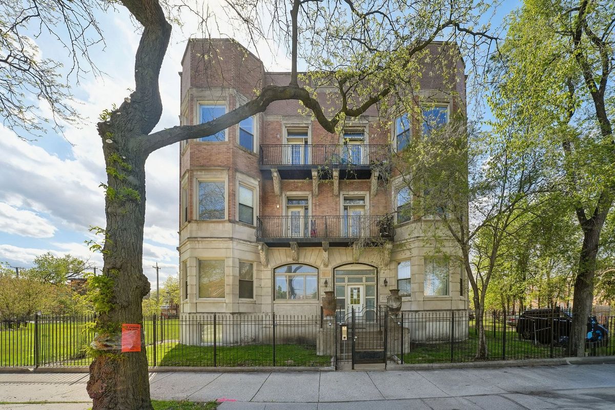 5014 King Drive, Chicago, IL 60615