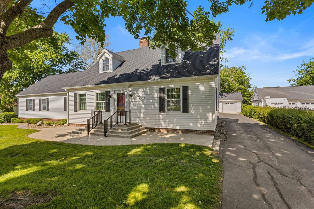 520 S Main Street, Gifford, IL 61847