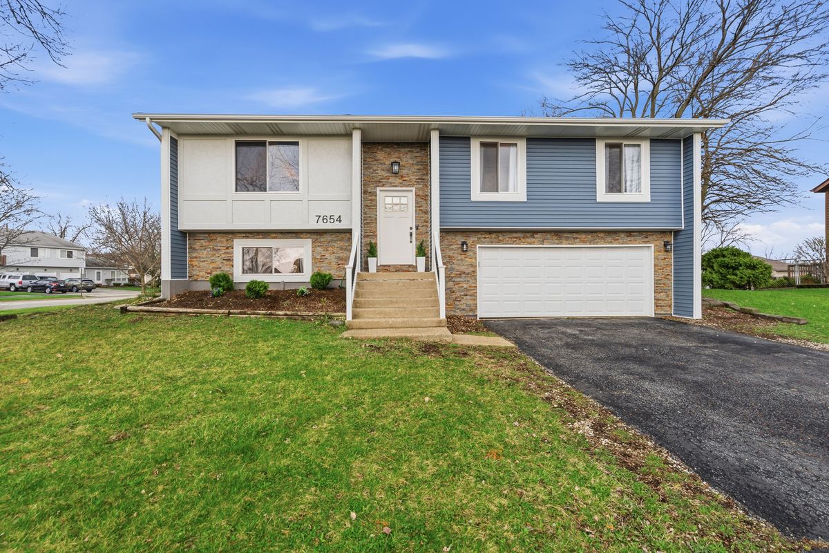 7654 Moorefield Drive, Frankfort, IL 60423