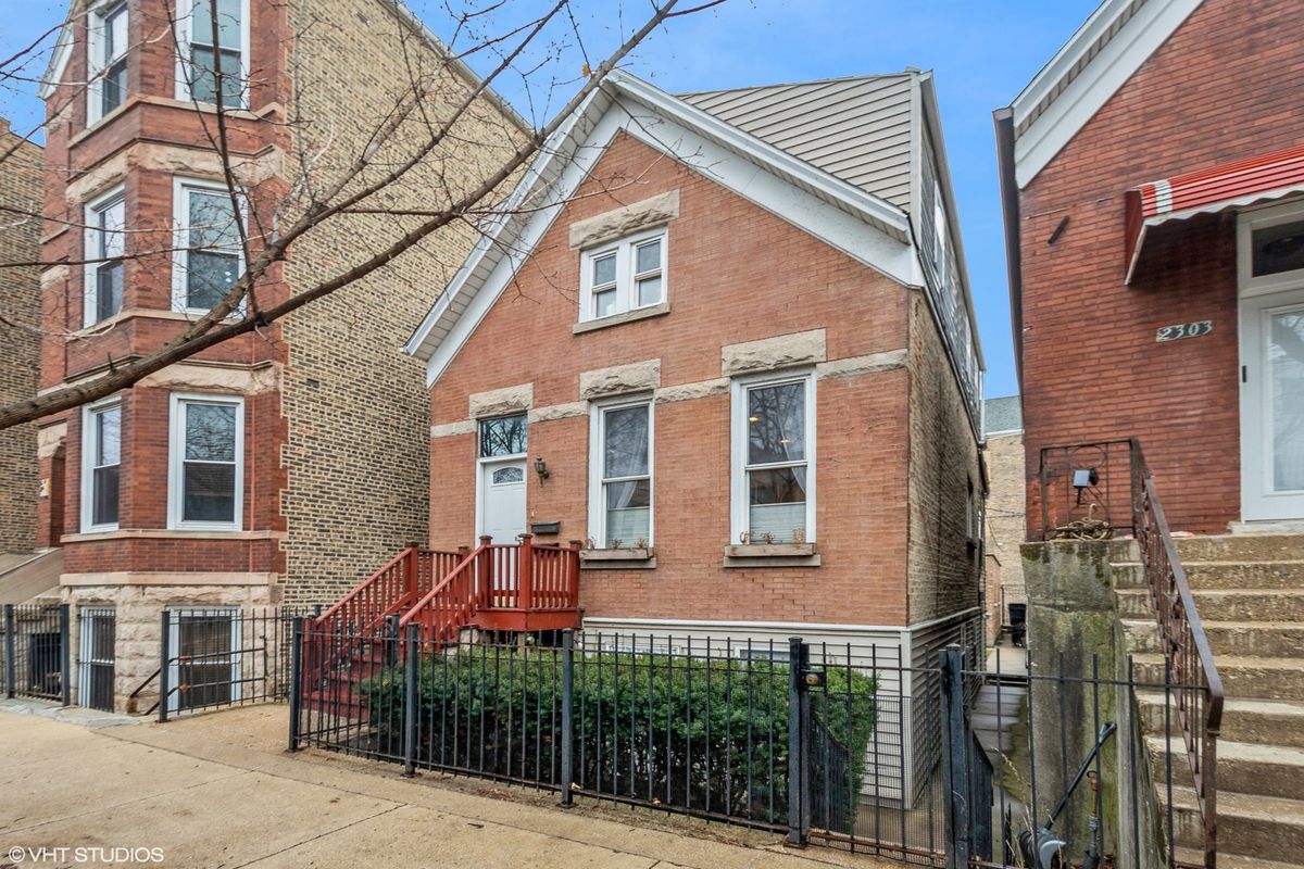 2305 Oakley Avenue, Chicago, IL 60647