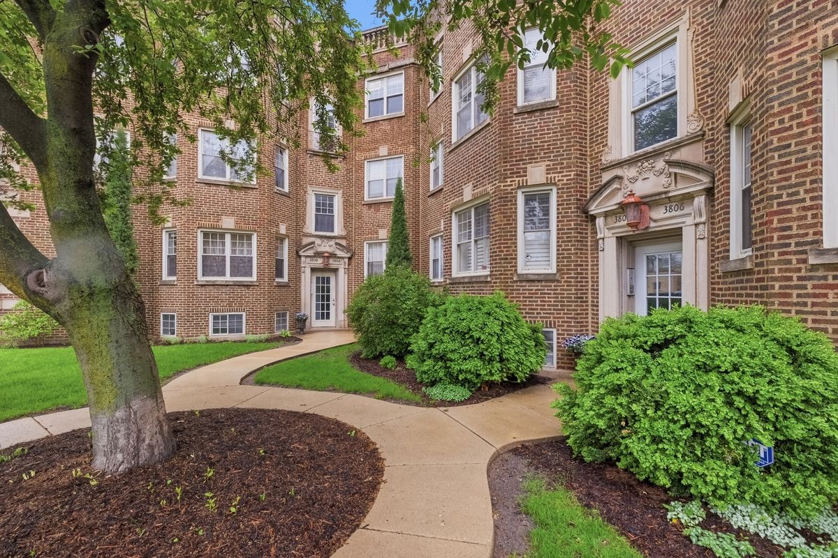 3806 Troy Street, Chicago, IL 60618