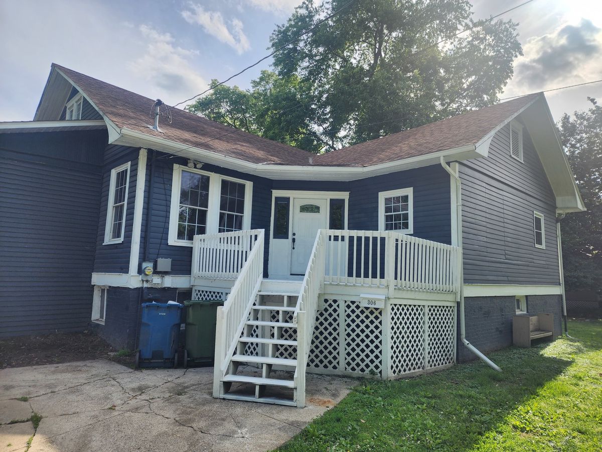 306 W Webster Street, Benton, IL 62812