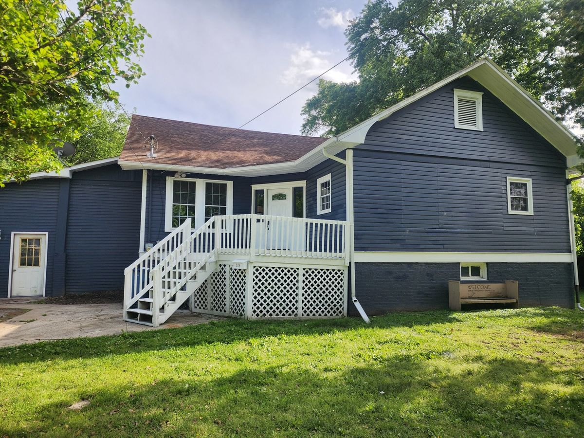 306 W Webster Street, Benton, IL 62812