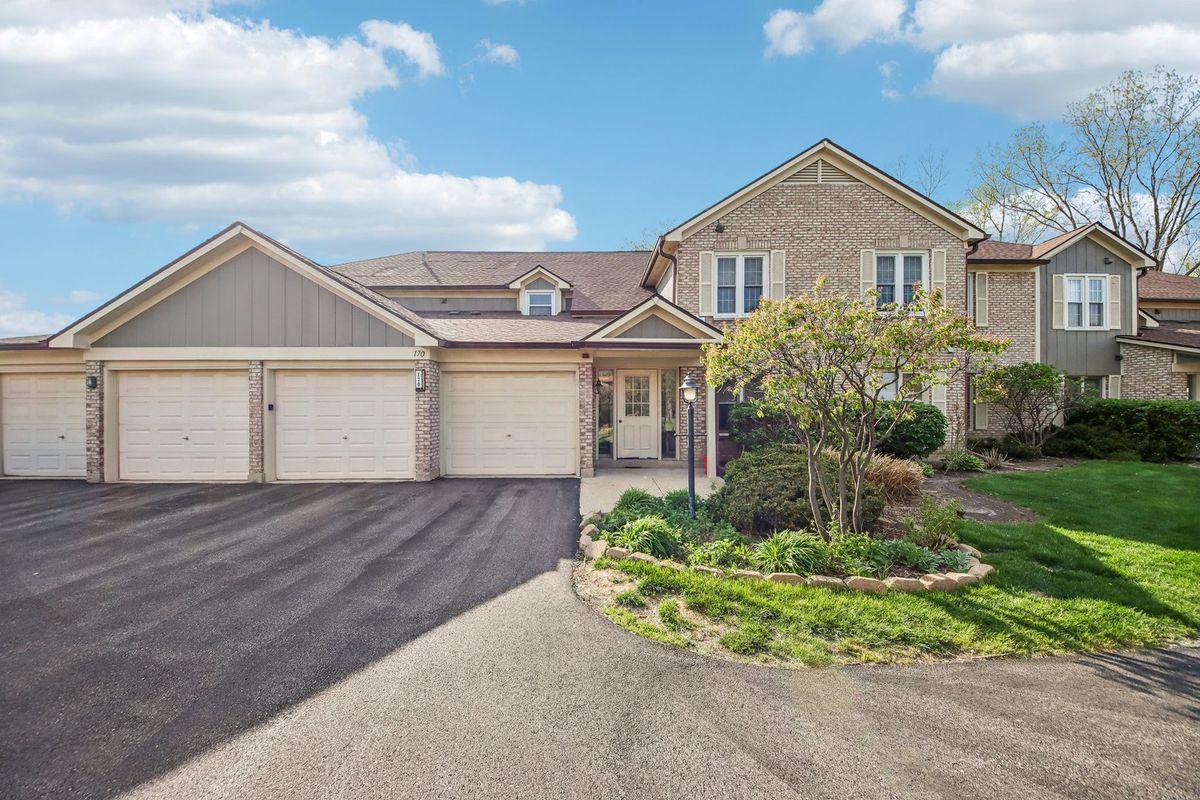 170 Grove Avenue, Des Plaines, IL 60016